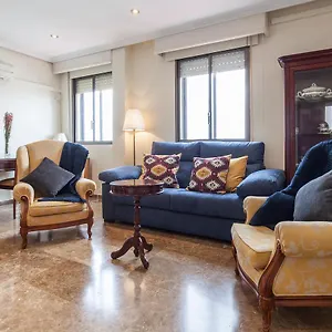 Amplio&luminoso Triana Apartamento